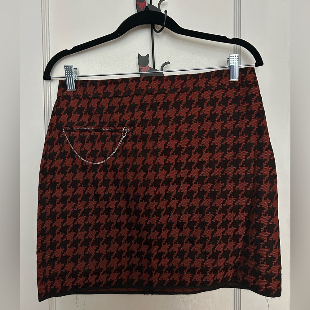 Stella McCartney Black and Red Houndstooth Mini Skirt